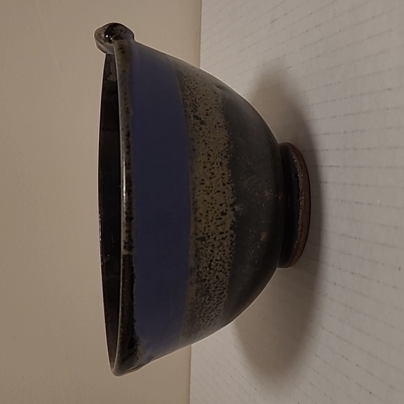 Handmade Signed Pottery Bowl - Picture 4 of 15